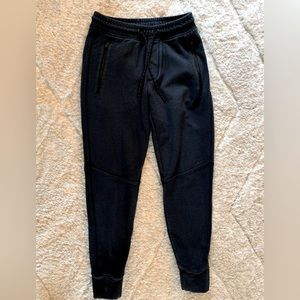 American Eagle men’s navy blue joggers